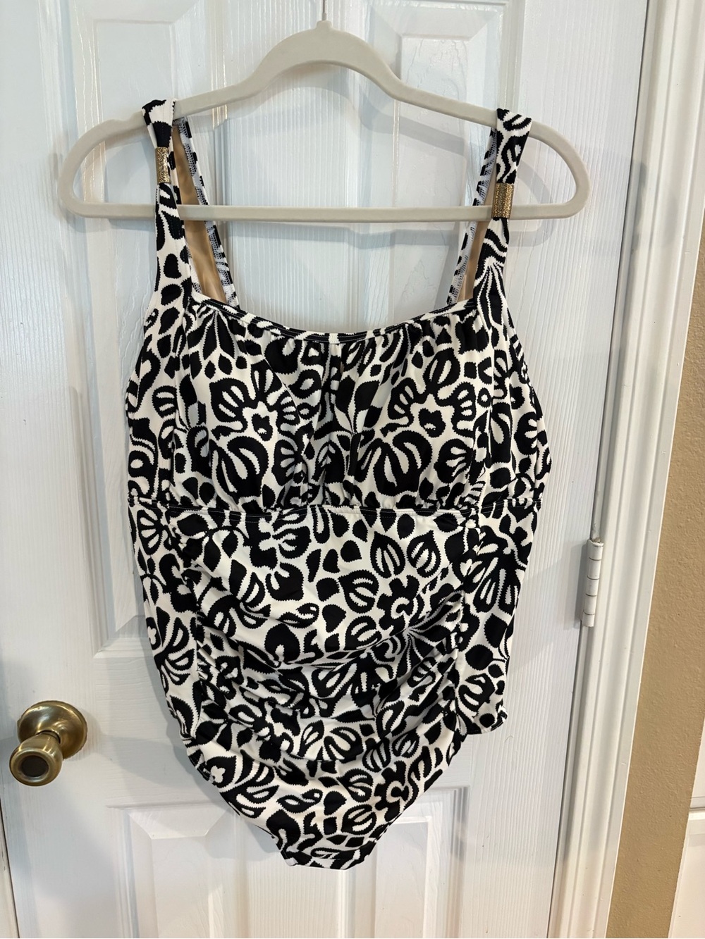 Lands’ End Ruched Floral One Piece Swimsuit 20W Black White Tummy Control Plus - Picture 2 of 13